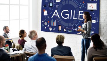 Szkolenia IT w obszarach Agile oraz Team-Design dla kadry managerskiej oraz całych zespołów IT